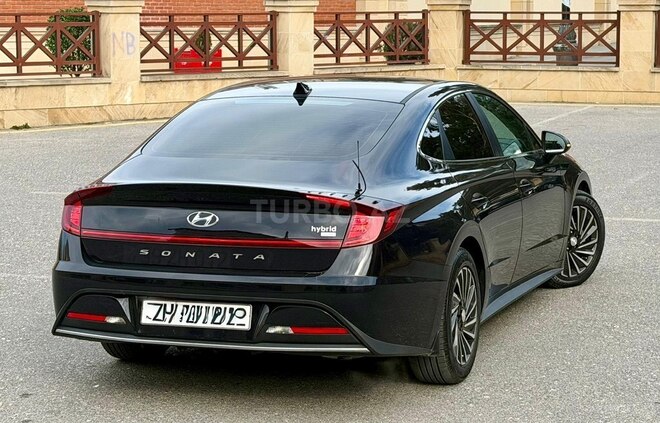 Hyundai Sonata-4