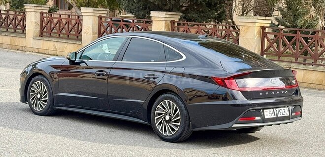 Hyundai Sonata-14