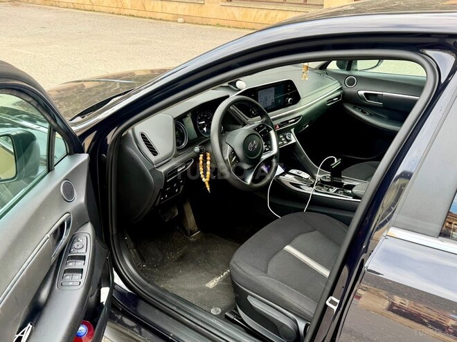 Hyundai Sonata-16