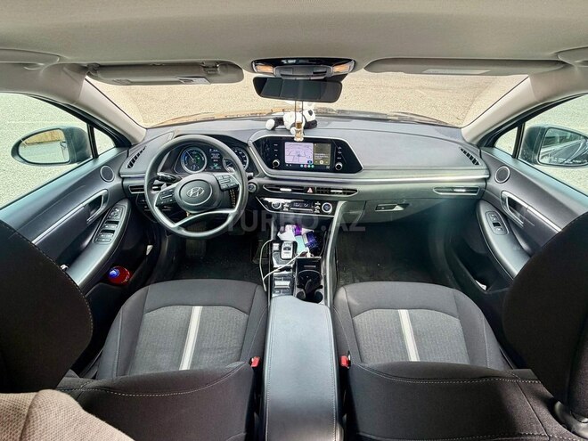 Hyundai Sonata-15