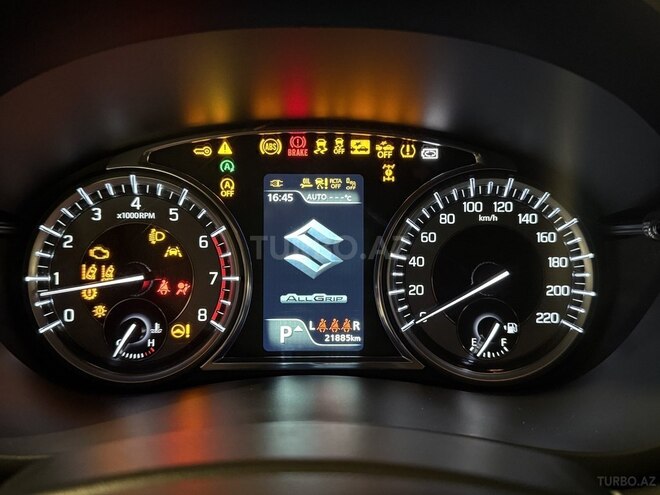 Suzuki S-Cross-12