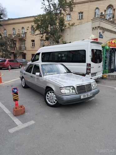 Mercedes E 250 1993, 337,000 km - 2.5 л - Bakı