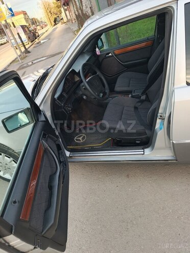 Mercedes E 250 1993, 337,000 km - 2.5 л - Bakı