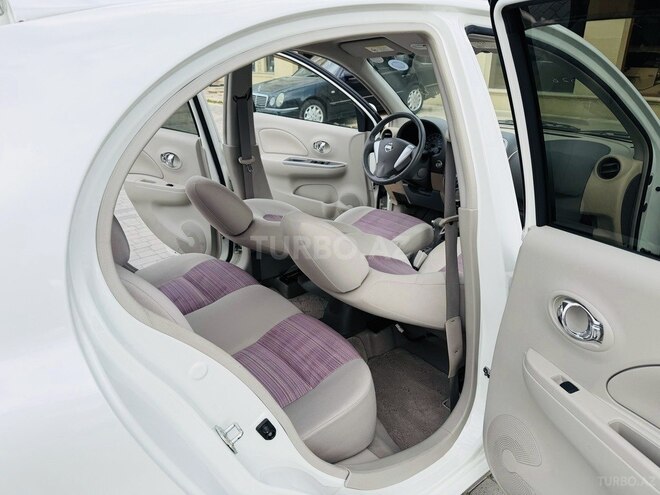 Nissan March-11