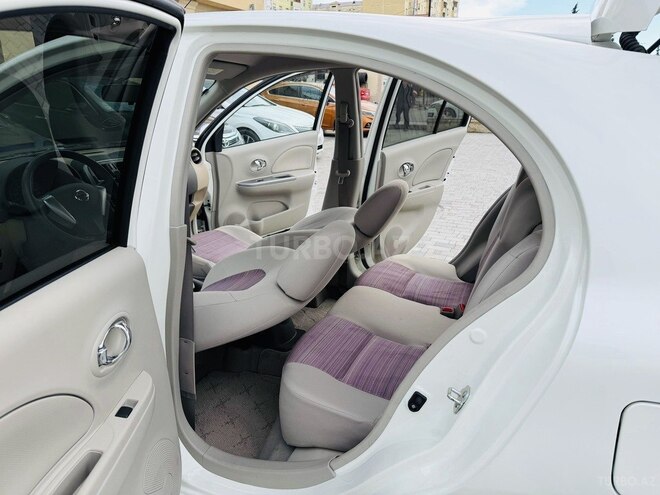 Nissan March-13