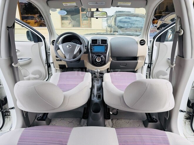 Nissan March-12