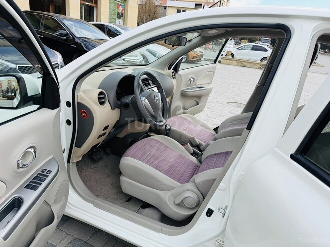 Nissan March-16