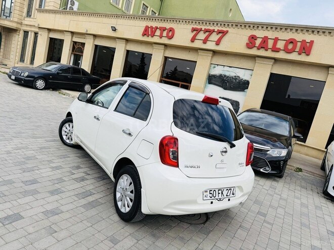 Nissan March-8