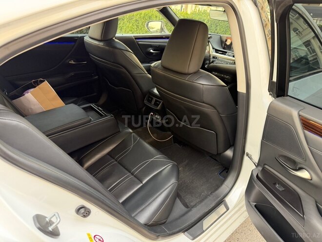 Lexus ES 250-7