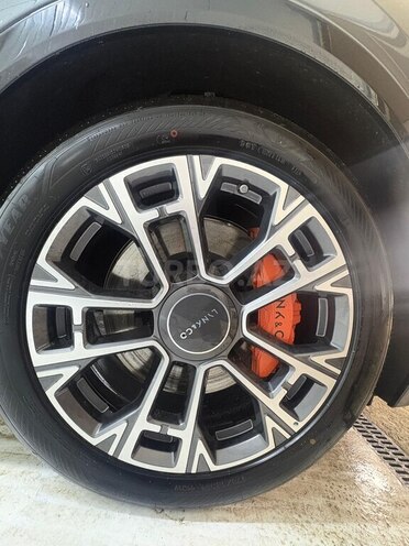 Lynk & Co 900-17