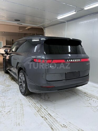 Lynk & Co 900-18