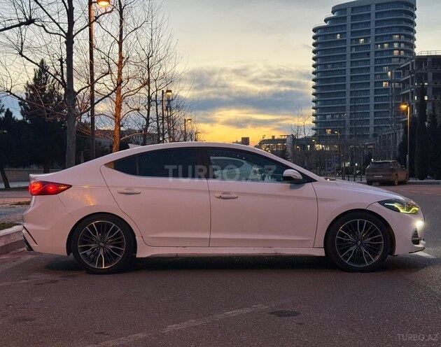Hyundai Elantra 2016, 130,000 km - 1.6 l - Bakı