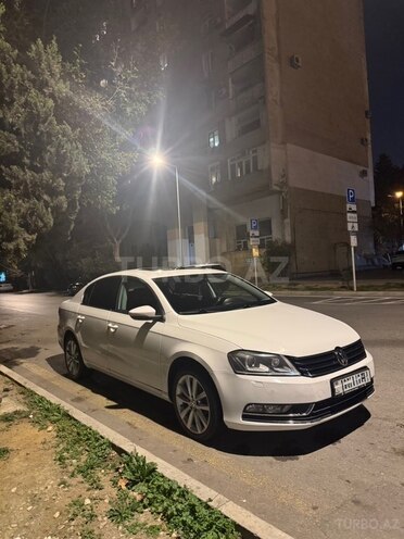 Volkswagen Passat-2