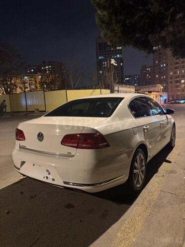 Volkswagen Passat-5