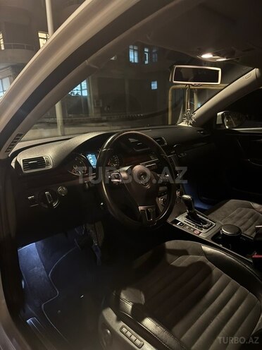 Volkswagen Passat-11