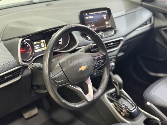 Chevrolet Tracker-7