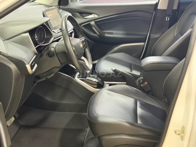 Chevrolet Tracker-8