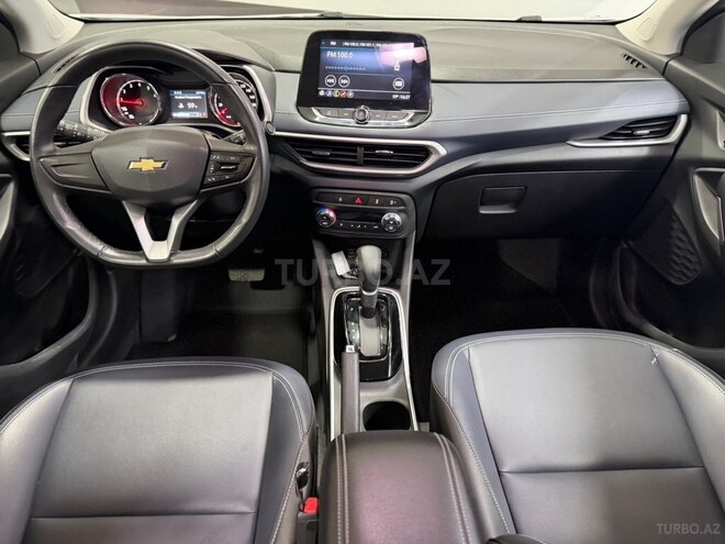 Chevrolet Tracker-9
