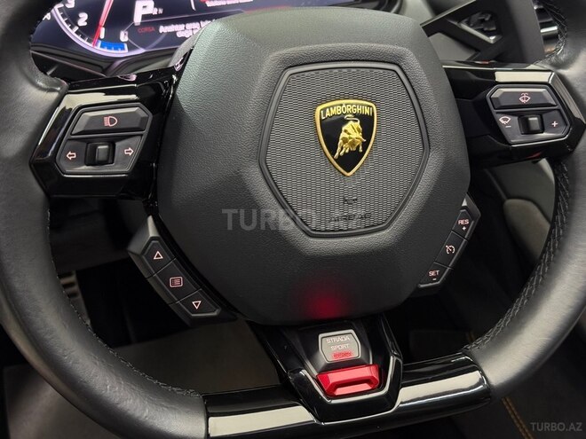 Lamborghini Huracan-11