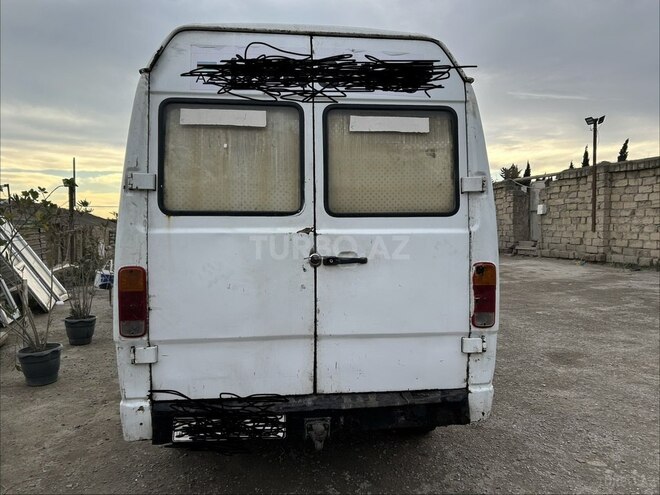 Mercedes 208 D 1990, 384,569 km - 2.3 l - Bakı