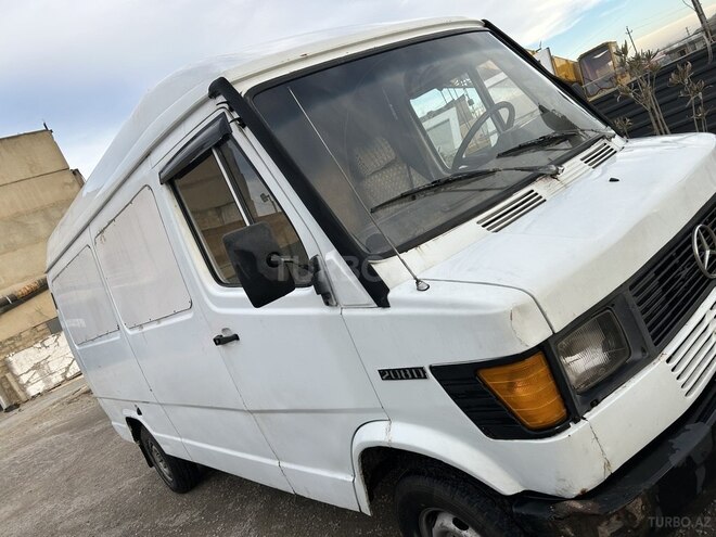 Mercedes 208 D 1990, 384,569 km - 2.3 l - Bakı