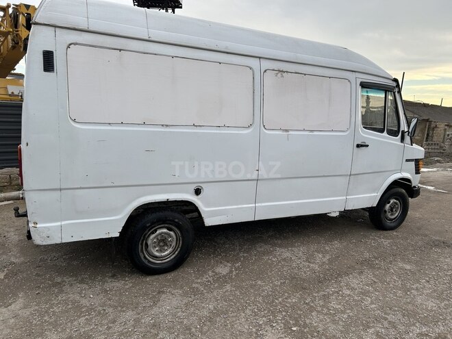 Mercedes 208 D 1990, 384,569 km - 2.3 l - Bakı
