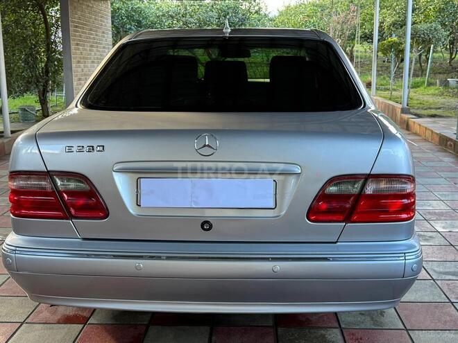 Mercedes E 280 1999, 272,000 km - 2.8 l - Lənkəran