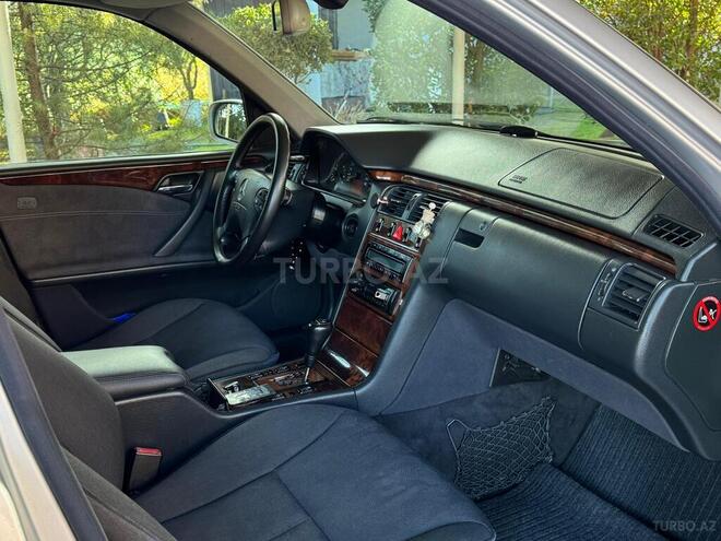 Mercedes E 280 1999, 272,000 km - 2.8 l - Lənkəran