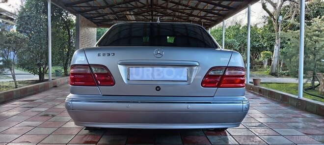 Mercedes E 280 1999, 272,000 km - 2.8 l - Lənkəran