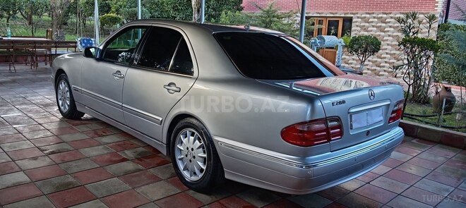 Mercedes E 280 1999, 272,000 km - 2.8 l - Lənkəran