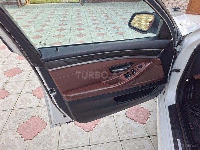 BMW 528 2013, 330,000 km - 2.0 l - Bakı