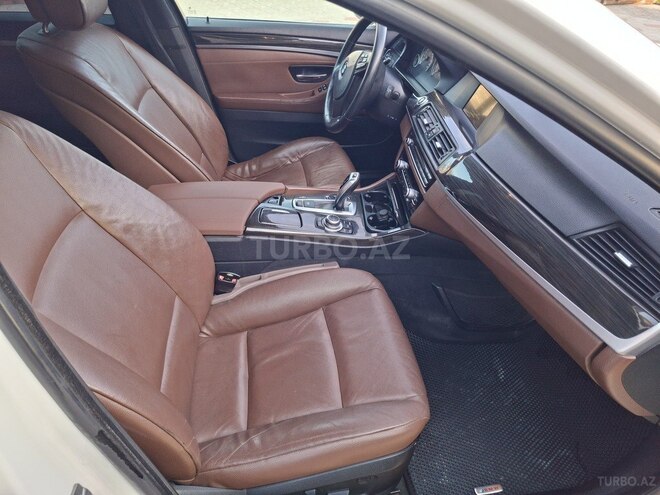 BMW 528 2013, 330,000 km - 2.0 l - Bakı