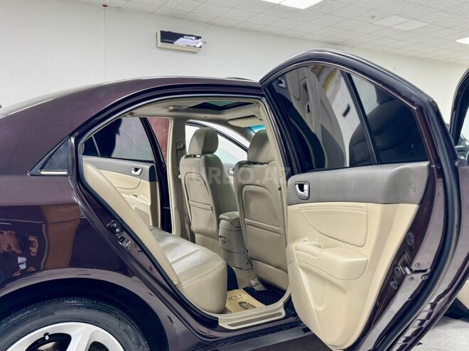 Hyundai Sonata-24