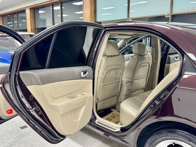 Hyundai Sonata-25