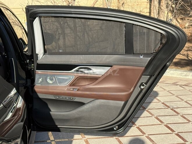 BMW 750 2019, 61,000 km - 4.4 l - Bakı