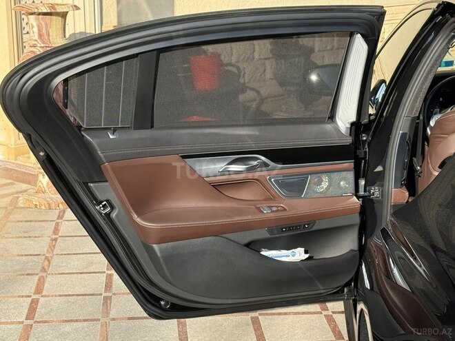 BMW 750 2019, 61,000 km - 4.4 l - Bakı