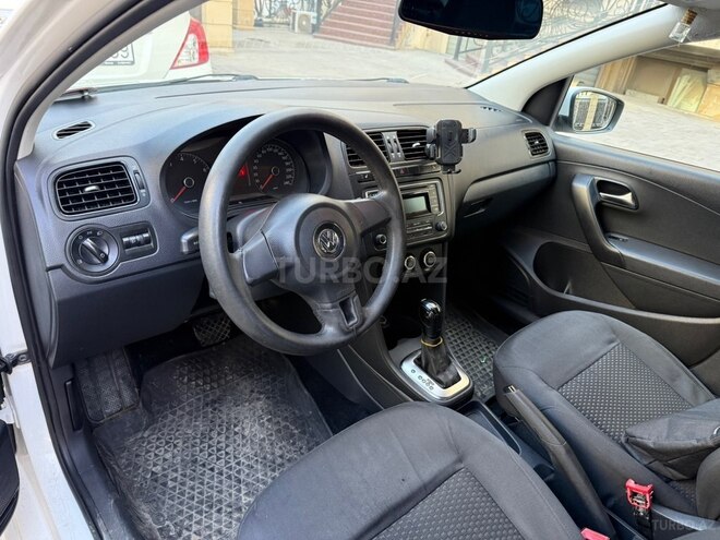 Volkswagen Polo 2013, 283,000 km - 1.6 l - Bakı