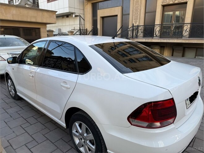 Volkswagen Polo 2013, 283,000 km - 1.6 l - Bakı