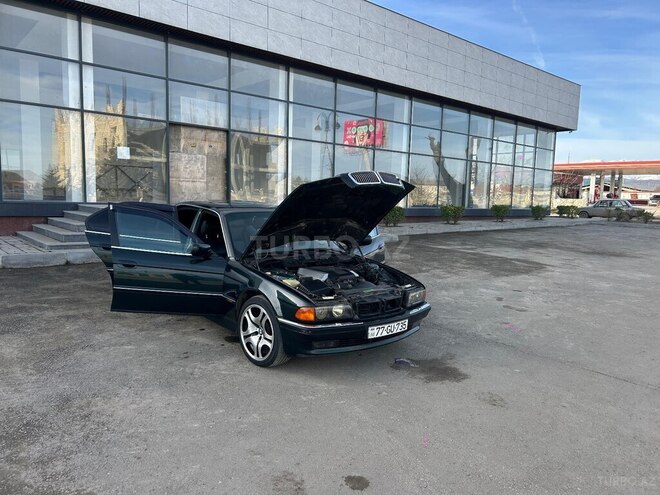 BMW 735 1998, 558,358 km - 3.5 l - Quba