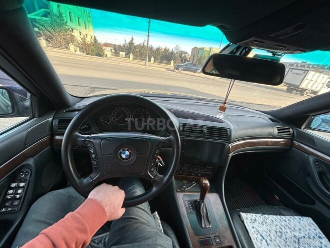 BMW 735 1998, 558,358 km - 3.5 l - Quba