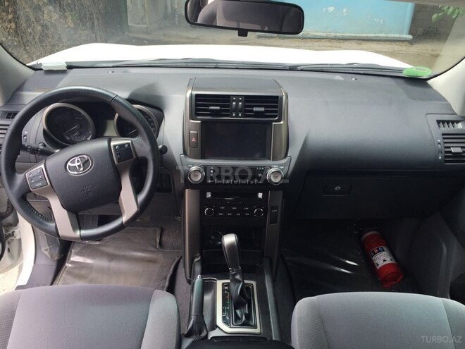 Toyota Land Cruiser Prado-7