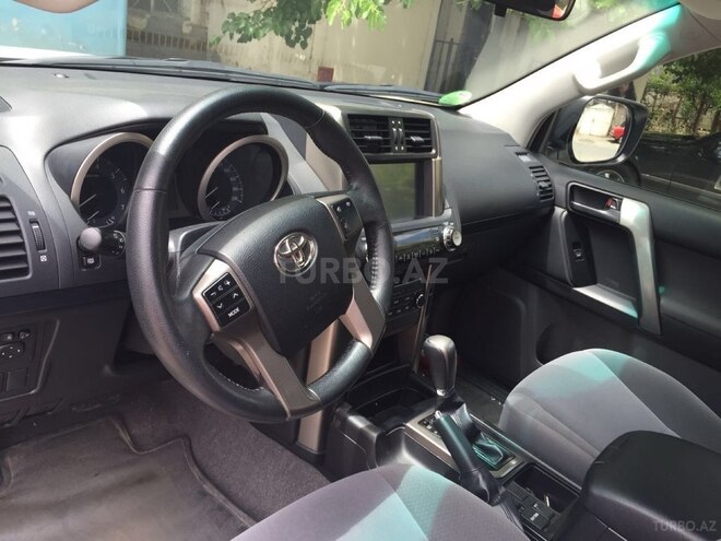 Toyota Land Cruiser Prado-6