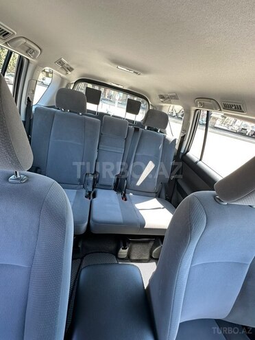 Toyota Land Cruiser Prado-13
