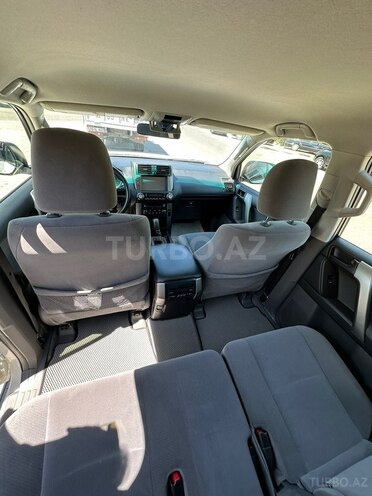 Toyota Land Cruiser Prado-11