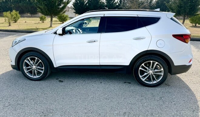 Hyundai Santa Fe 2015, 218,800 km - 2.0 l - Xudat
