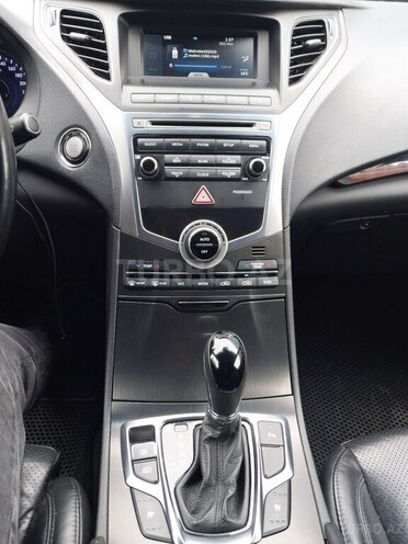 Hyundai Grandeur-13