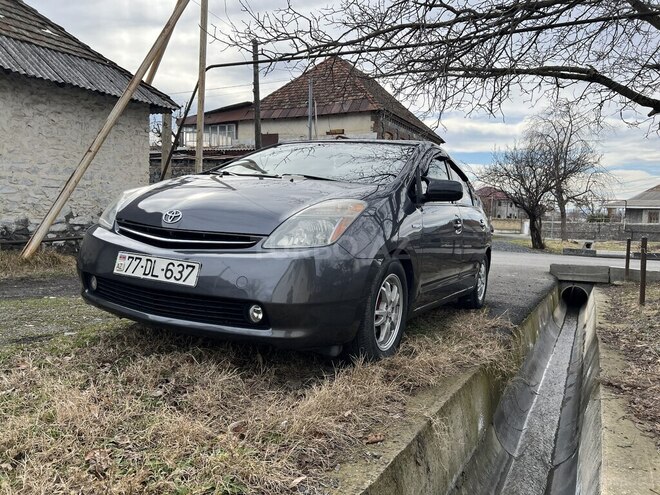 Toyota Prius 2009, 400,000 km - 1.5 l - Qax