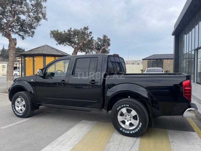 Nissan Navara 2014, 318,000 km - 2.5 l - Bakı