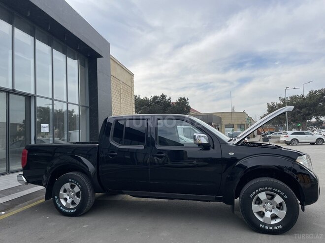 Nissan Navara 2014, 318,000 km - 2.5 l - Bakı