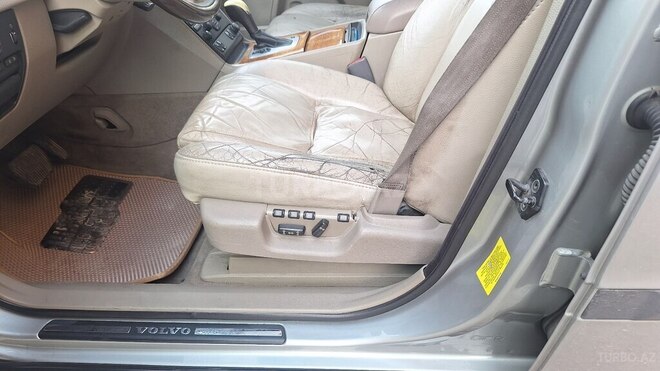 Volvo XC90-11